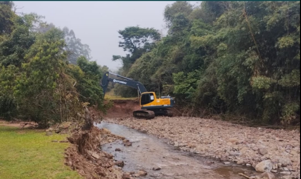 Novo Cabrais inicia limpeza do Arroio Barriga para reduzir riscos de enchentes.