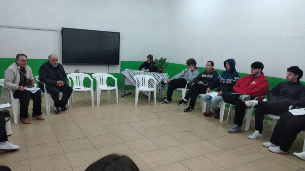 Educação de Novo Cabrais realiza reunião com alunos CIEE nas escolas