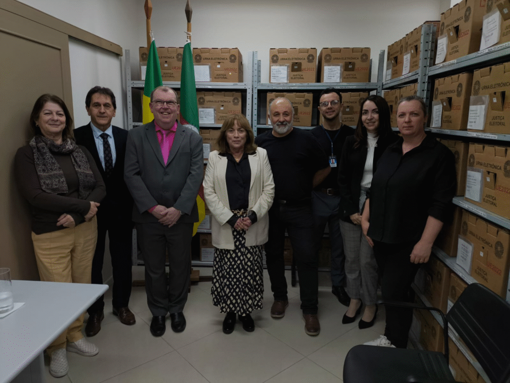 Justiça eleitoral debate abstenções e importância do voto em Cachoeira do Sul.