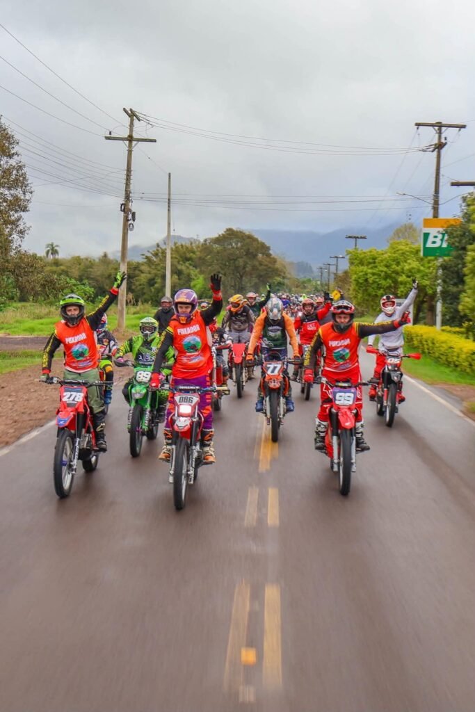 Pilotos participam do 10º Encontro de Trilheiros Weiss Berg em Cerro Branco