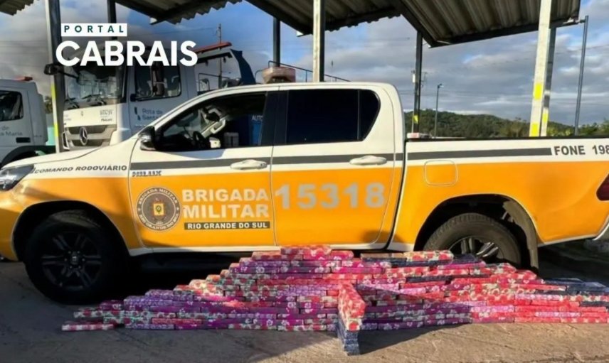 Centenas de tabletes de maconha apreendidos pela Polícia Rodoviária da Brigada Militar após perseguição a um veículo na rodovia RSC-287.