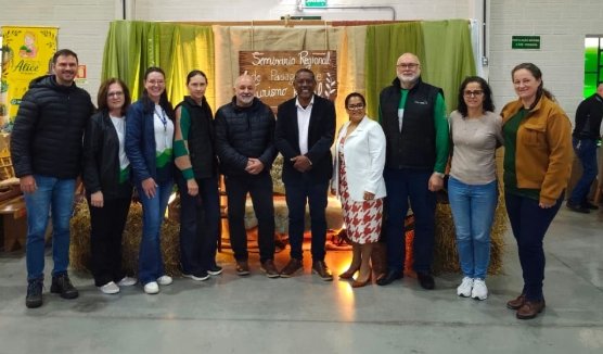 Comitiva de Novo Cabrais, liderada pelo prefeito Leodegar Rodrigues, no 3º Seminário Regional de Paisagens e Turismo em Vale do Sol.